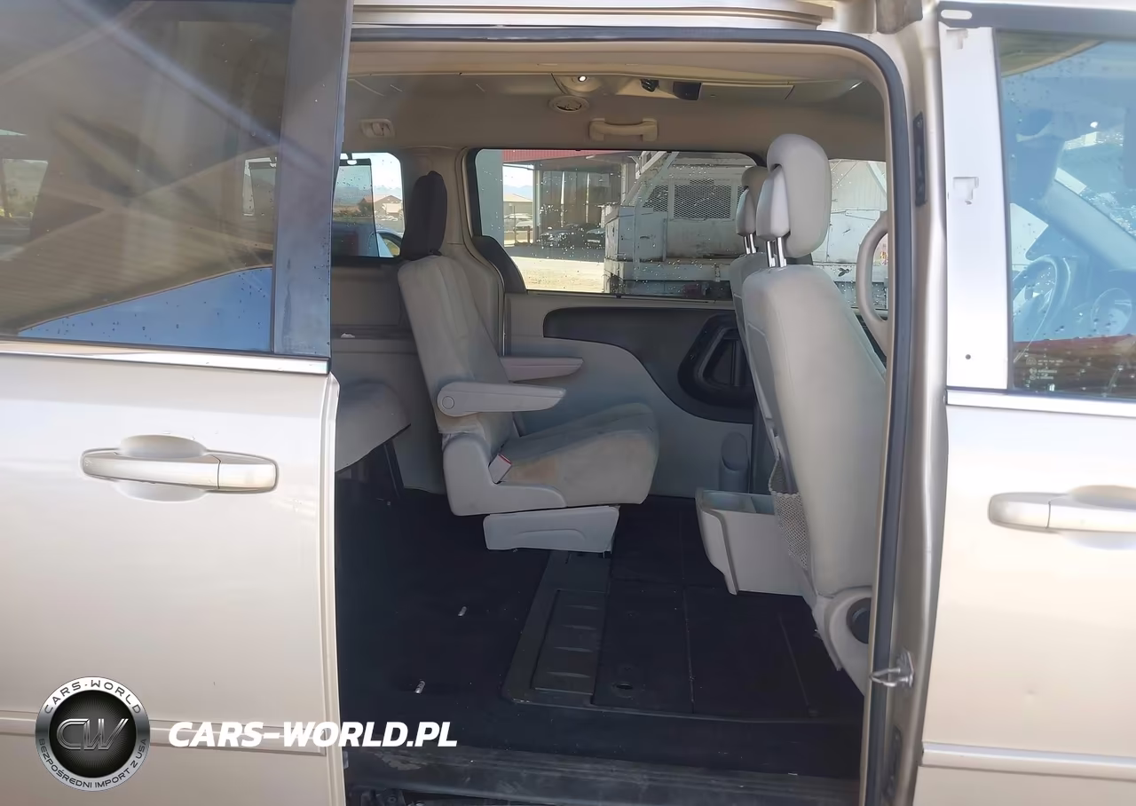 2013 Dodge Grand Caravan Crew VIN:2C4RDGDGXDR506586 - 8
