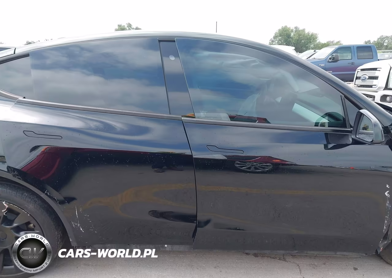 2020 Tesla Model Y Long Range Dual Motor All-Wheel Drive VIN:5YJYGDEE1LF034528 - 11