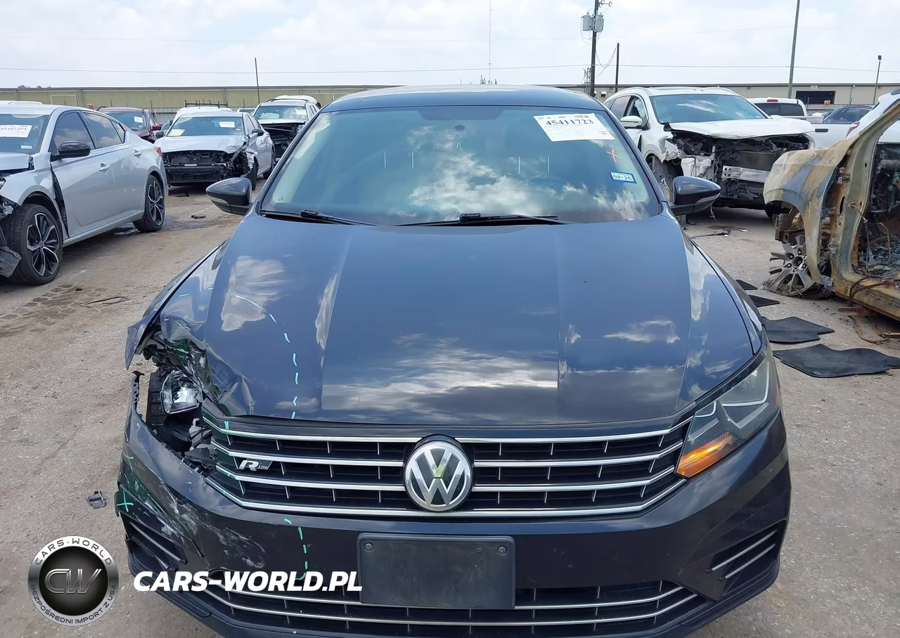 2017 Volkswagen Passat 1.8T R-Line VIN:1VWDT7A38HC050677 - 12