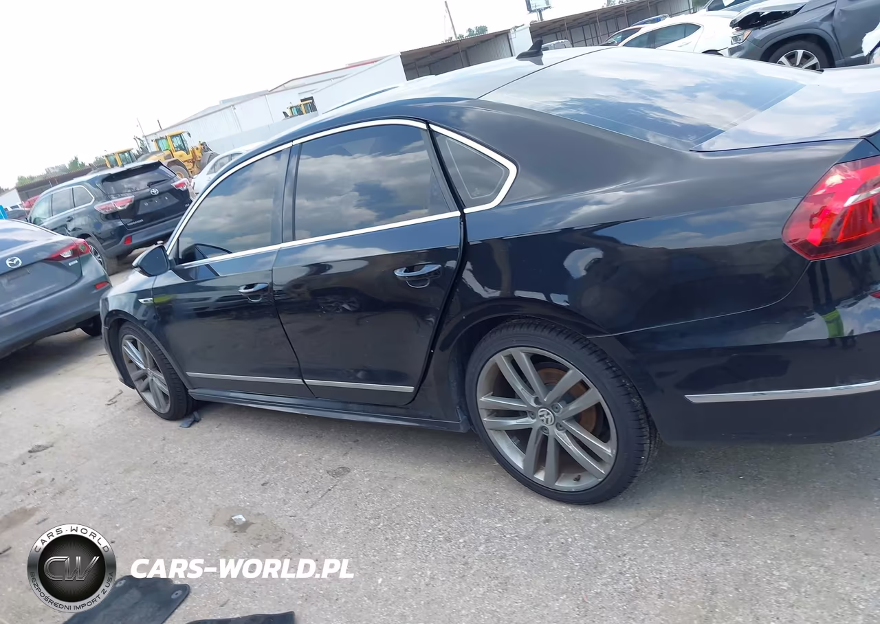 2017 Volkswagen Passat 1.8T R-Line VIN:1VWDT7A38HC050677 - 14