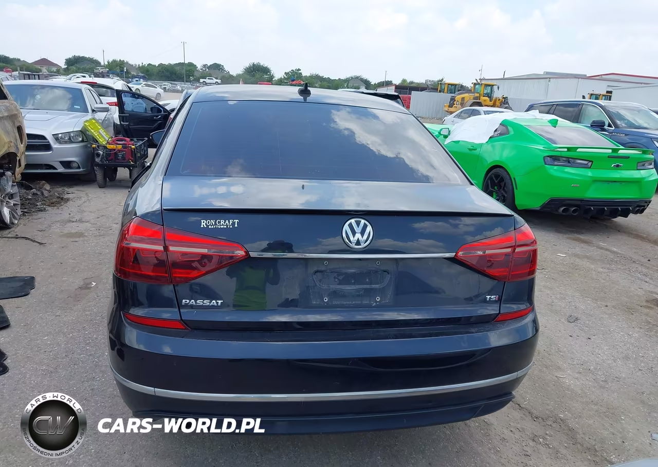 2017 Volkswagen Passat 1.8T R-Line VIN:1VWDT7A38HC050677 - 16