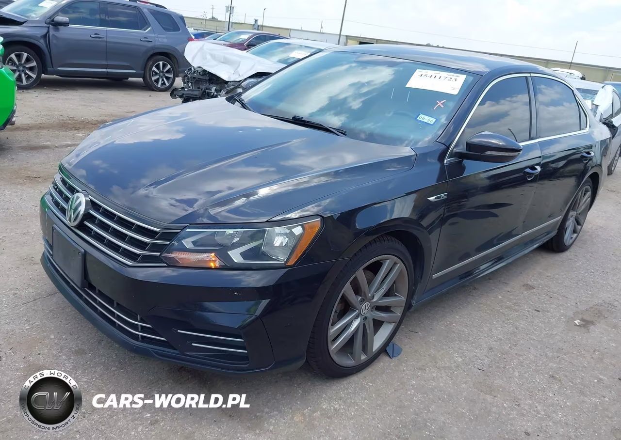 2017 Volkswagen Passat 1.8T R-Line VIN:1VWDT7A38HC050677 - 2