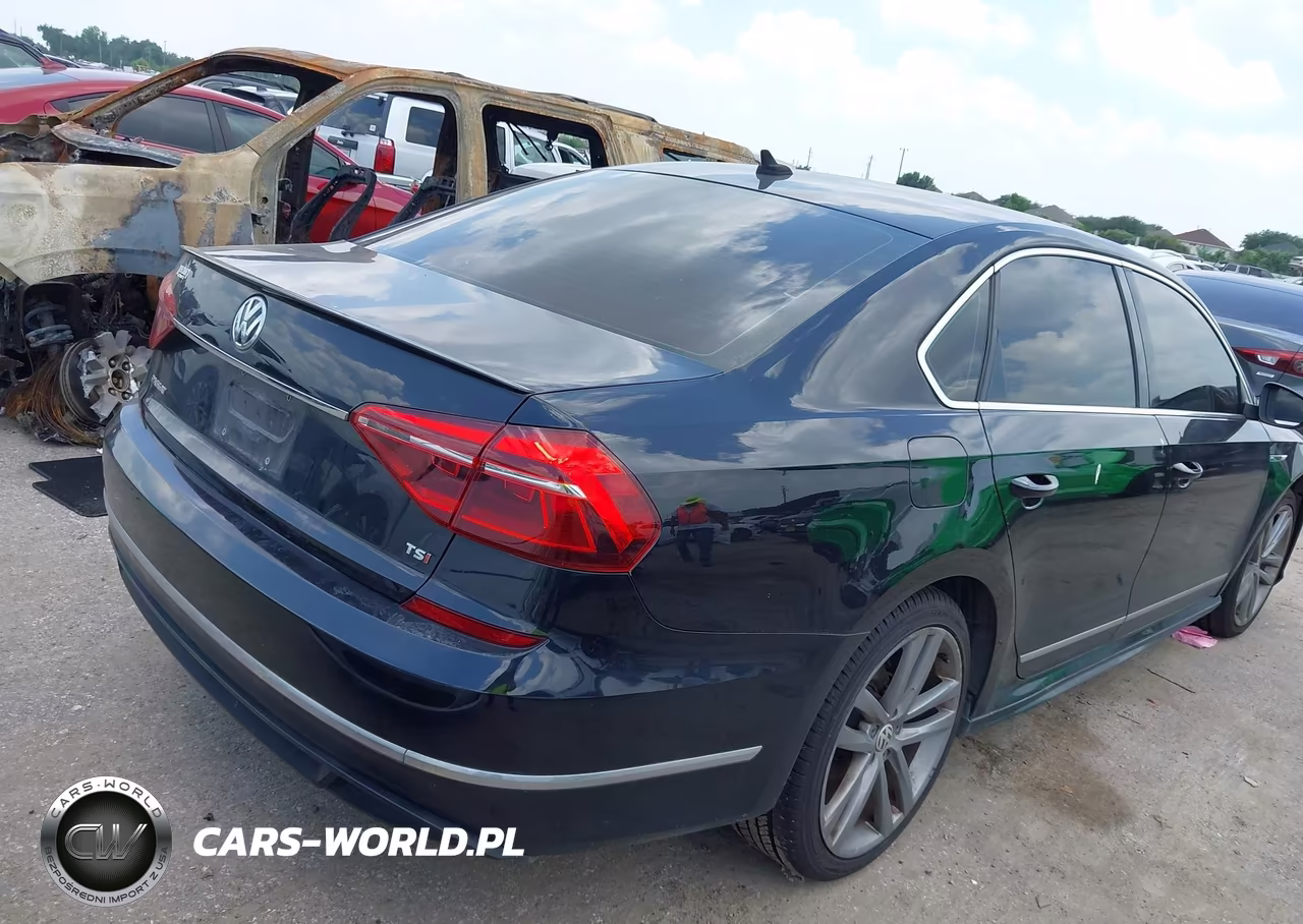 2017 Volkswagen Passat 1.8T R-Line VIN:1VWDT7A38HC050677 - 4