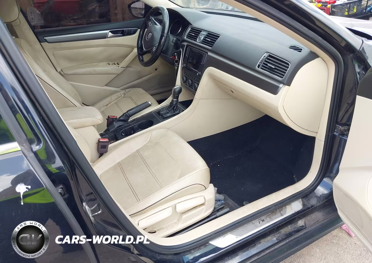 2017 Volkswagen Passat 1.8T R-Line VIN:1VWDT7A38HC050677 - 5