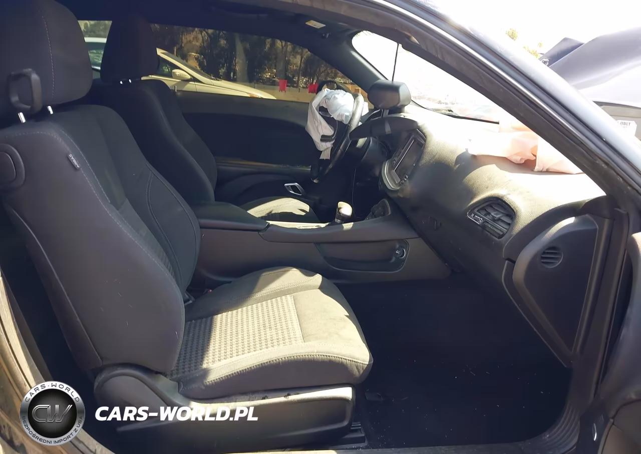 2019 Dodge Challenger Sxt VIN:2C3CDZAG2KH557383 - 5