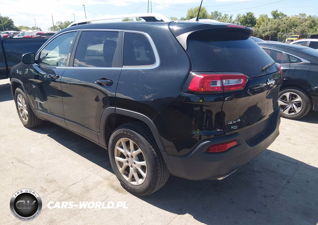 2018 Jeep Cherokee Latitude Plus 4X4 VIN:1C4PJMLX8JD602442 - 3