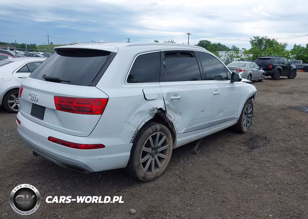 2019 Audi Q7 VIN:WA1LAAF76KD021980 - 4