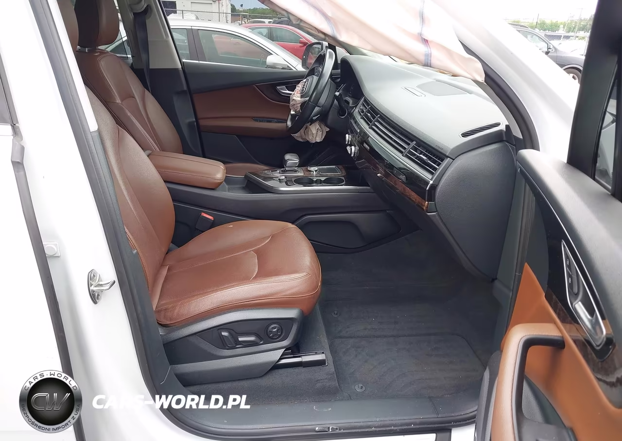 2019 Audi Q7 VIN:WA1LAAF76KD021980 - 5