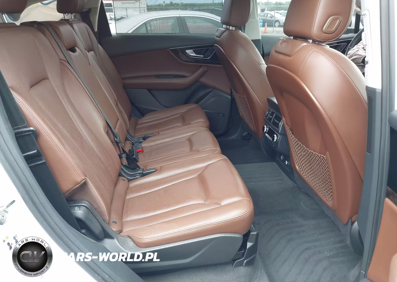 2019 Audi Q7 VIN:WA1LAAF76KD021980 - 8