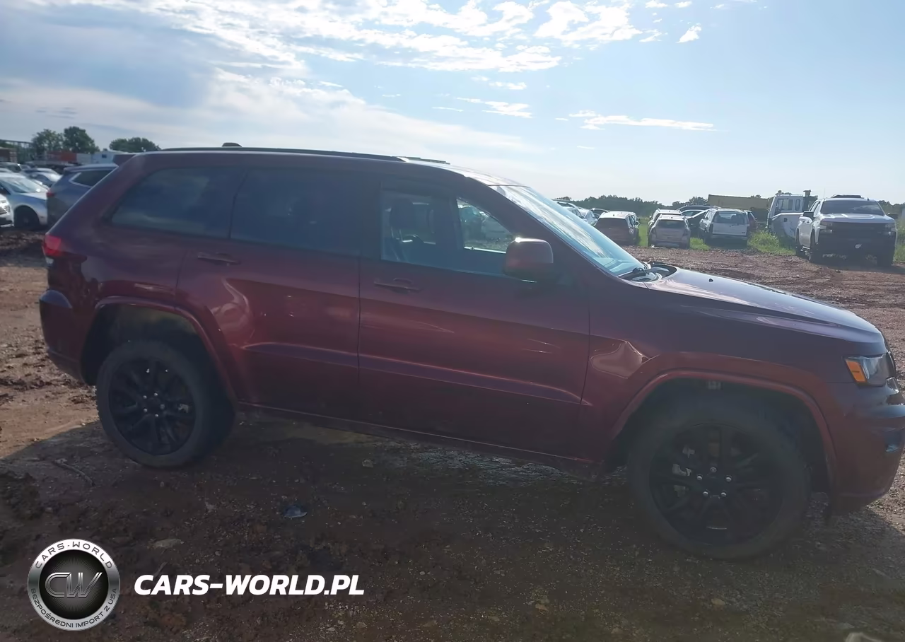 2018 Jeep Grand Cherokee Altitude 4X4 VIN:1C4RJFAG0JC158387 - 14
