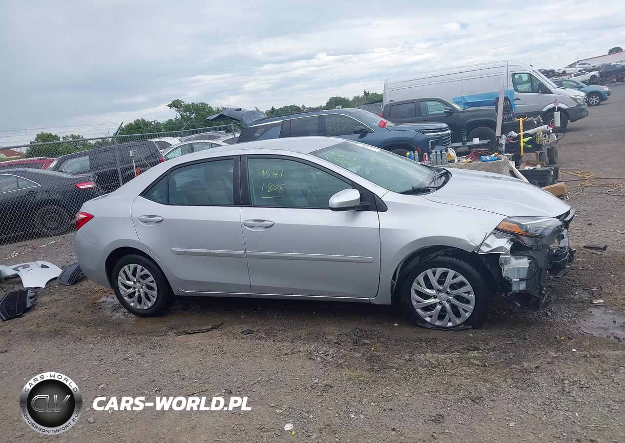 2019 Toyota Corolla Le VIN:2T1BURHE0KC181157 - 14