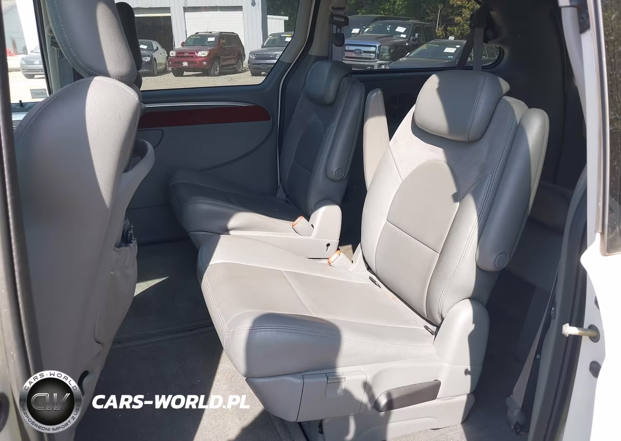 2006 Chrysler Town & Country Limited VIN:2A4GP64L36R640245 - 8