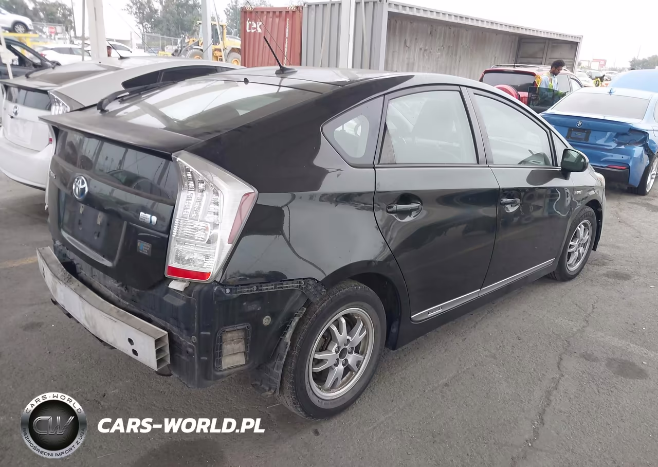 2011 Toyota Prius Three VIN:JTDKN3DU1B5369898 - 4