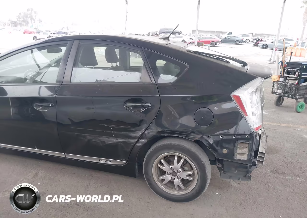 2011 Toyota Prius Three VIN:JTDKN3DU1B5369898 - 6