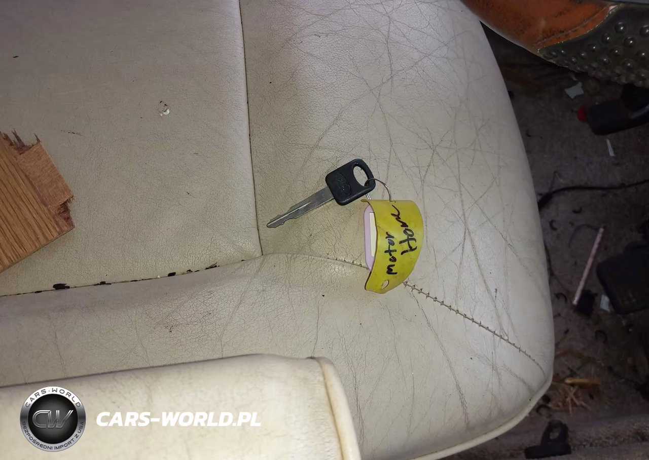 2000 Ford F550 Super Duty Stripped Chass VIN:1FCMF53S0Y0A01905 - 11