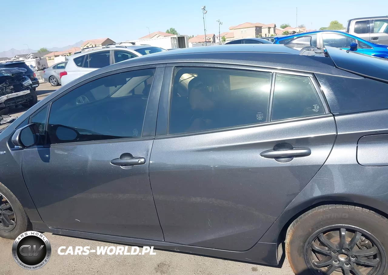 2020 Toyota Prius Le VIN:JTDKARFU9L3122802 - 14