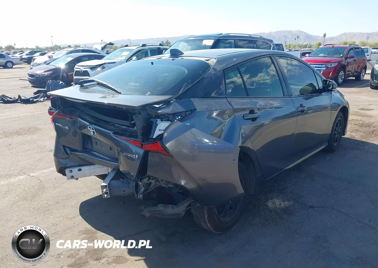 2020 Toyota Prius Le VIN:JTDKARFU9L3122802 - 4