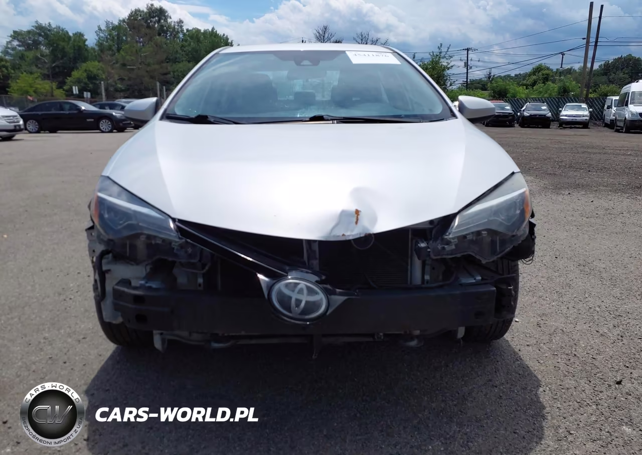 2018 Toyota Corolla Le VIN:2T1BURHE3JC979392 - 12