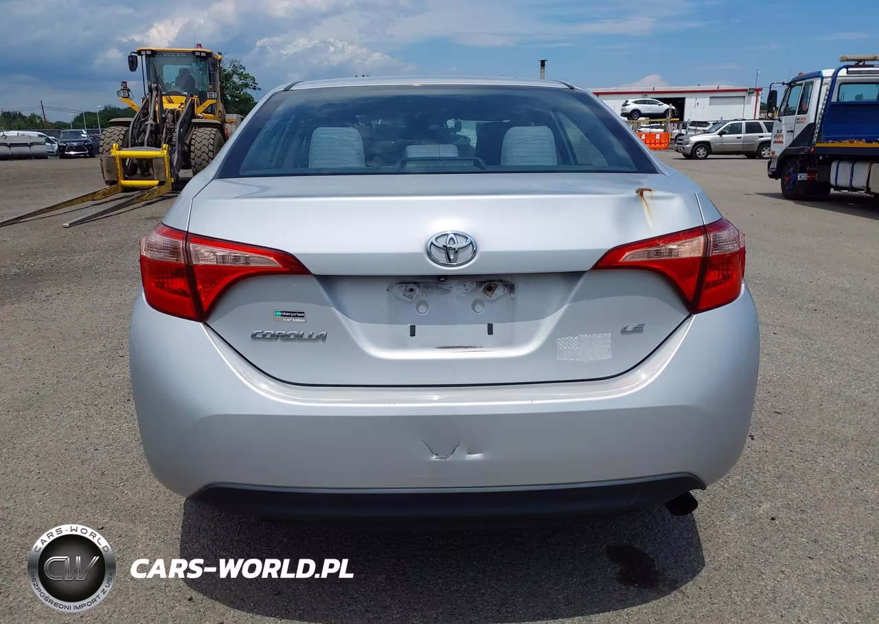 2018 Toyota Corolla Le VIN:2T1BURHE3JC979392 - 16