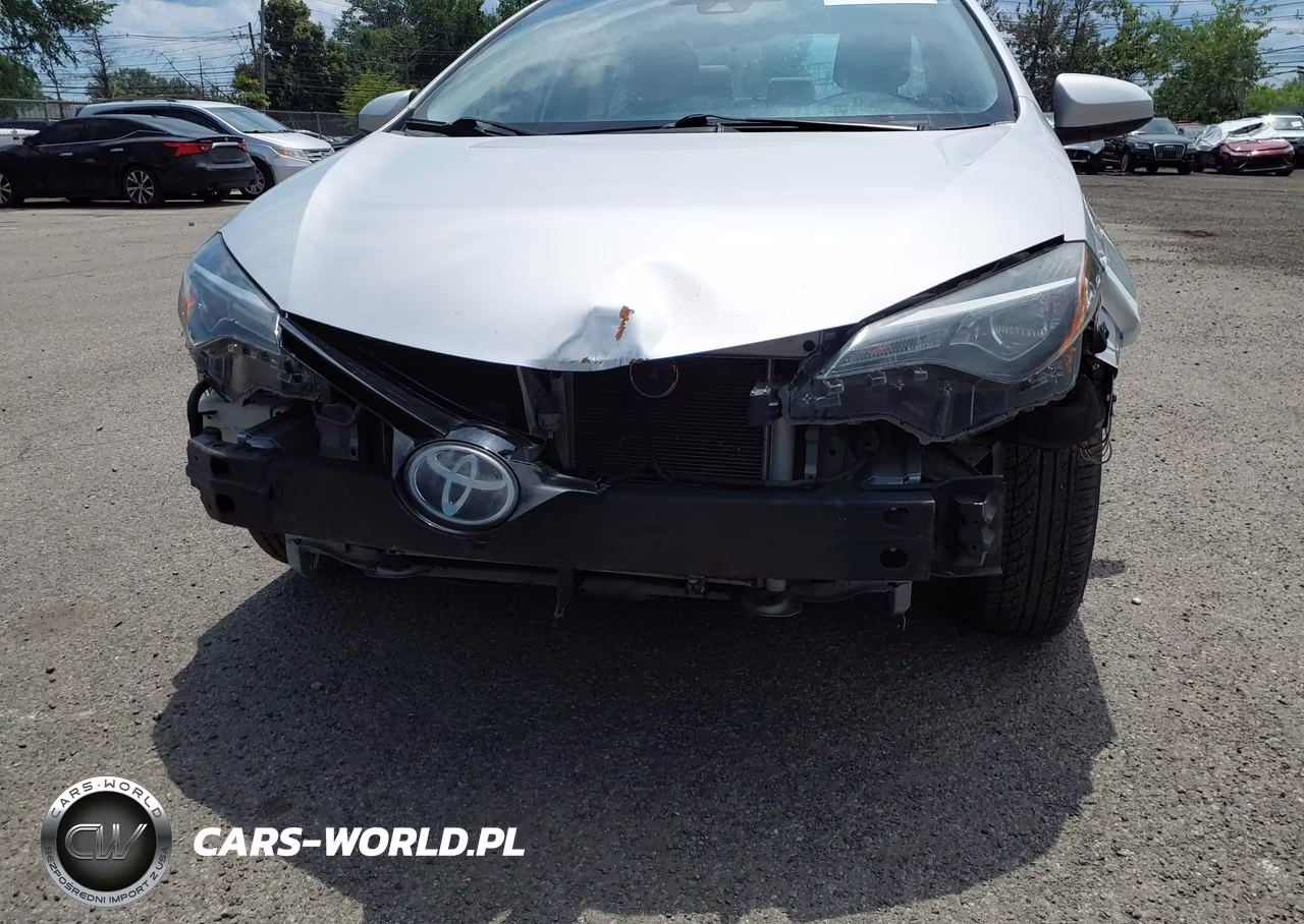 2018 Toyota Corolla Le VIN:2T1BURHE3JC979392 - 6
