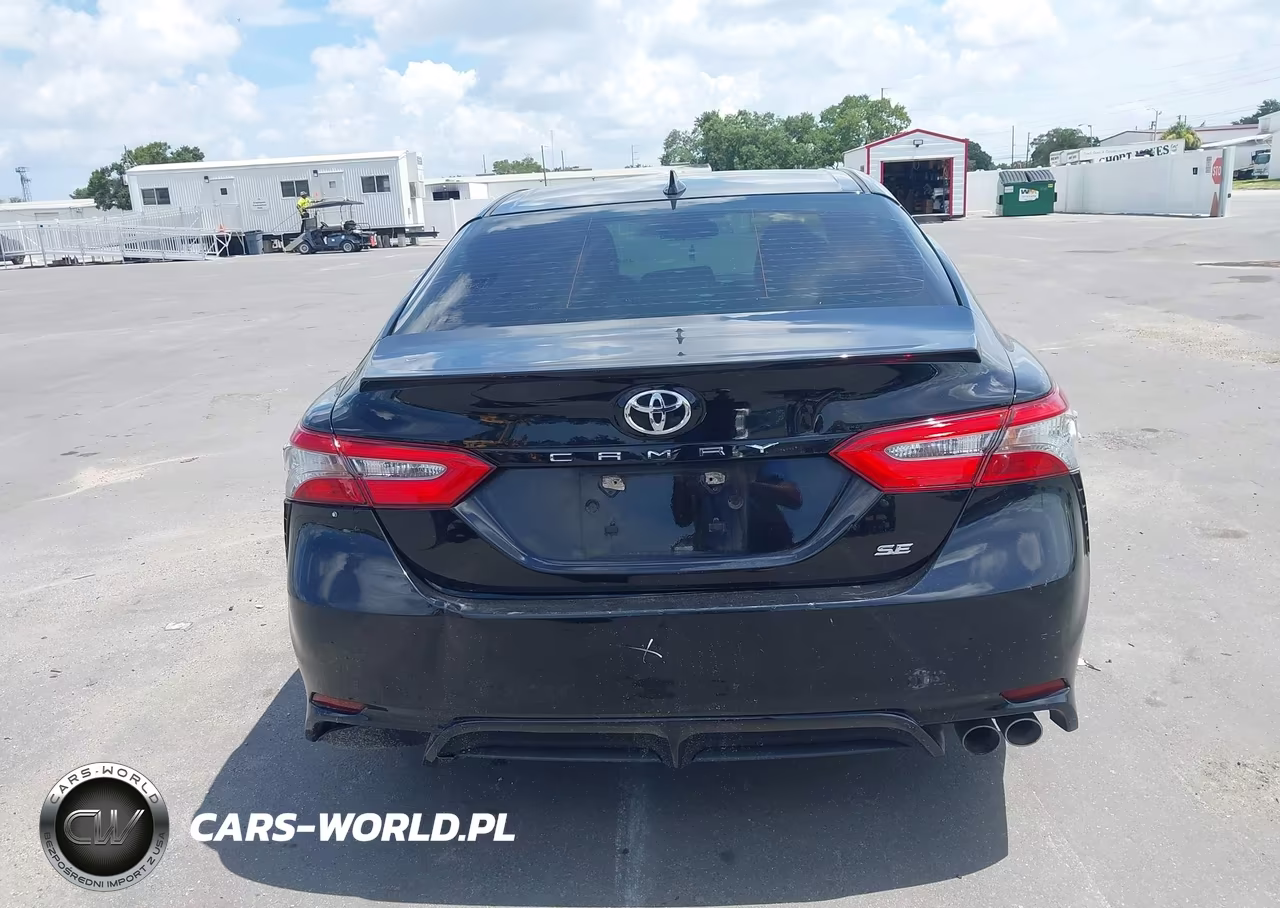 2018 Toyota Camry Se VIN:4T1B11HK8JU642523 - 17