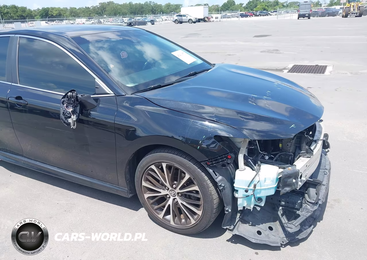 2018 Toyota Camry Se VIN:4T1B11HK8JU642523 - 18