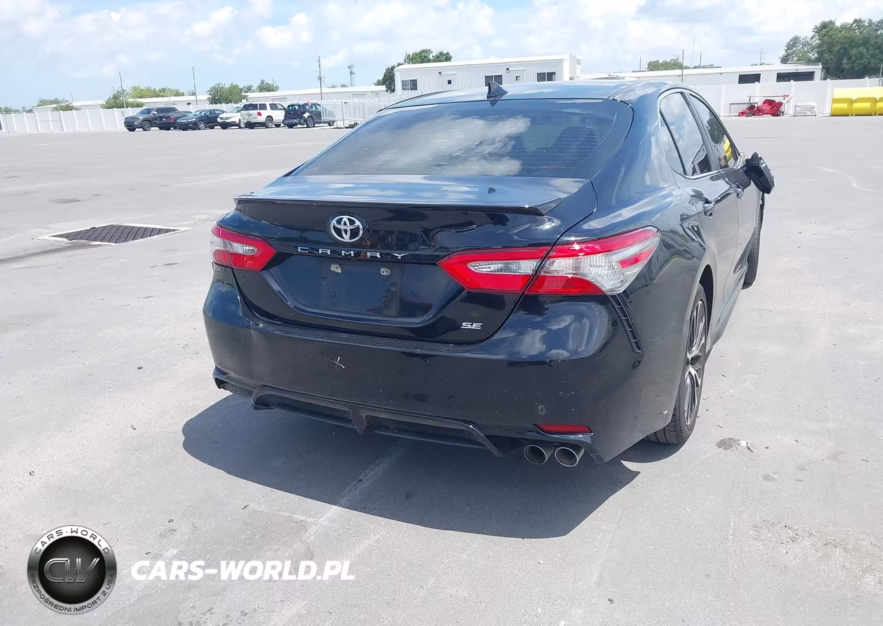 2018 Toyota Camry Se VIN:4T1B11HK8JU642523 - 4