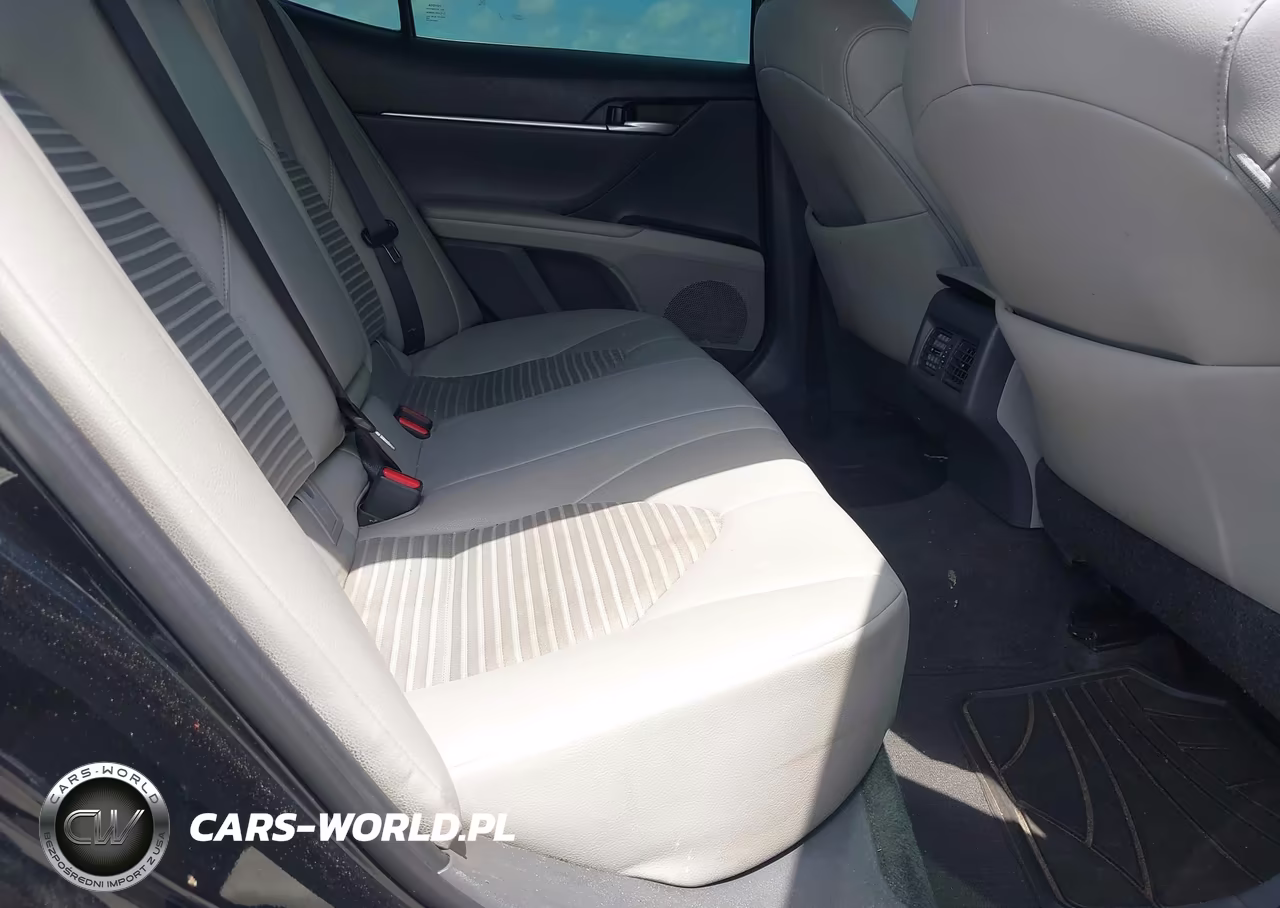 2018 Toyota Camry Se VIN:4T1B11HK8JU642523 - 8