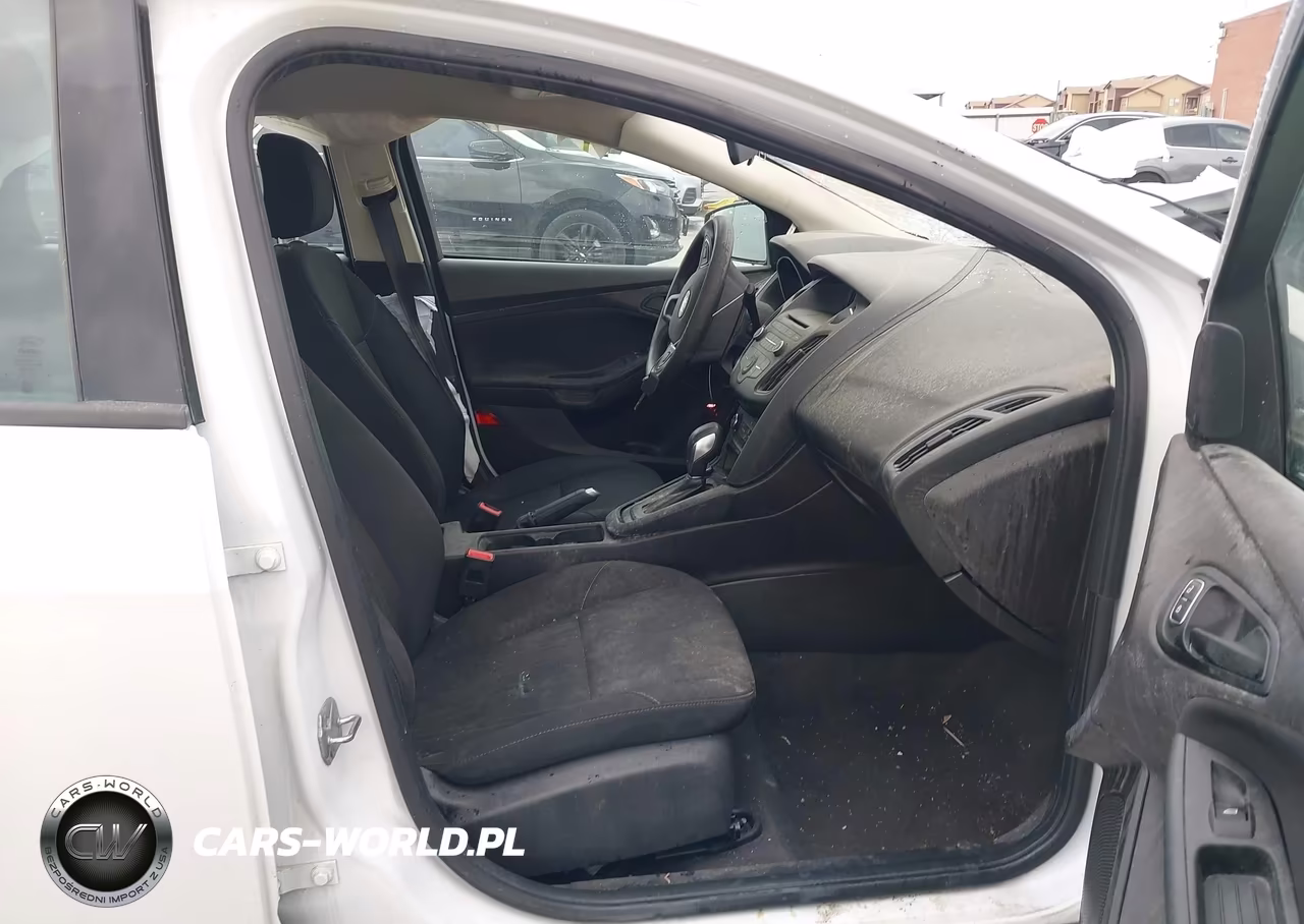 2016 Ford Focus S VIN:1FADP3E22GL376612 - 5