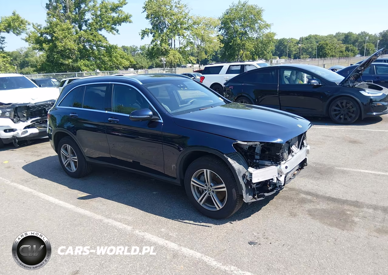 2022 Mercedes-Benz Glc 300 4Matic Suv – zdjęcie 1 z 17