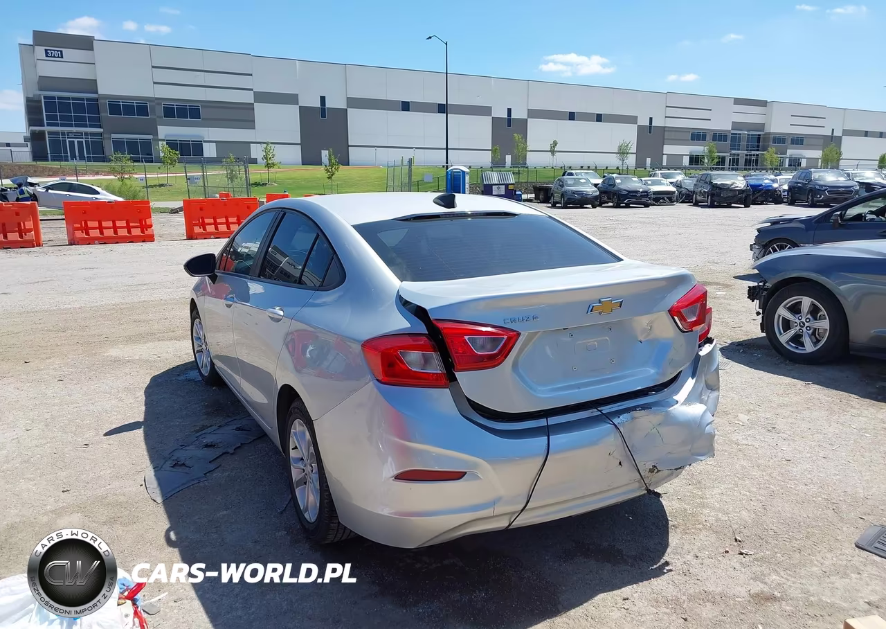2019 Chevrolet Cruze Ls VIN:1G1BC5SM6K7151599 - 3