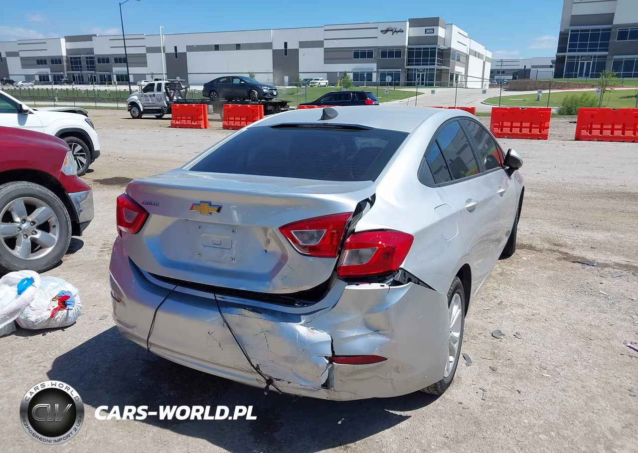 2019 Chevrolet Cruze Ls VIN:1G1BC5SM6K7151599 - 4