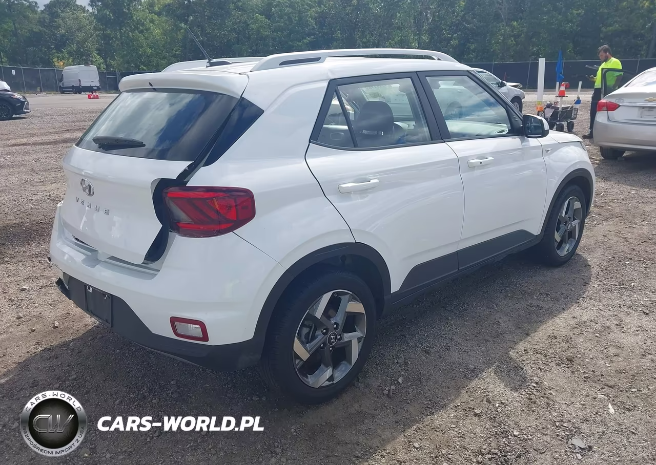 2025 Hyundai Venue Sel VIN:KMHRC8A31SU387669 - 4