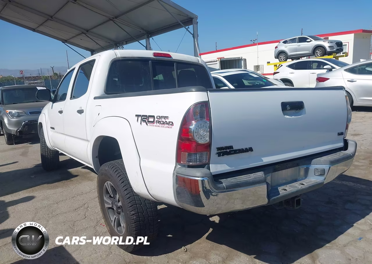 2013 Toyota Tacoma Base V6 VIN:3TMLU4EN0DM120610 - 3