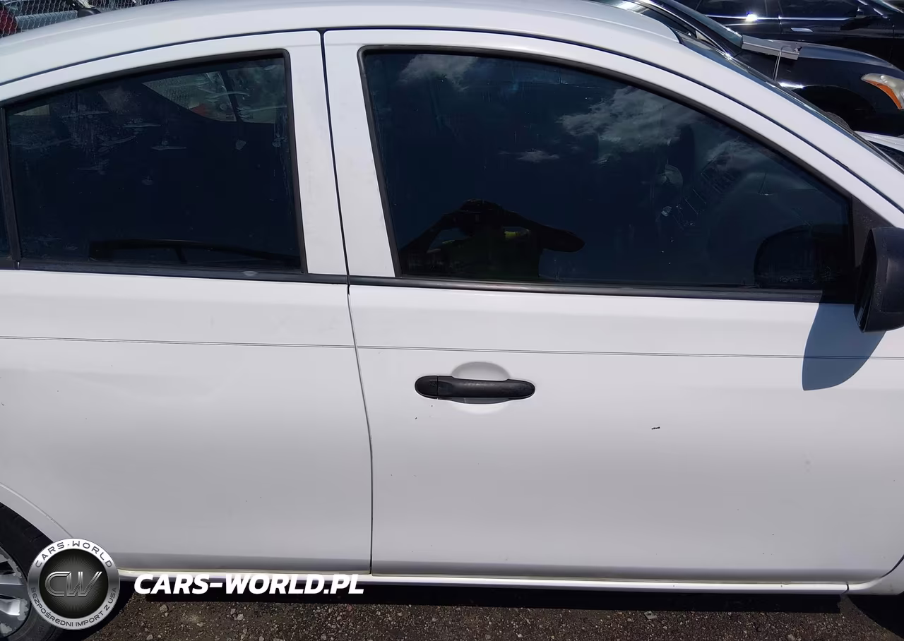 2015 Nissan Versa 1.6 S+ VIN:3N1CN7AP9FL923868 - 13
