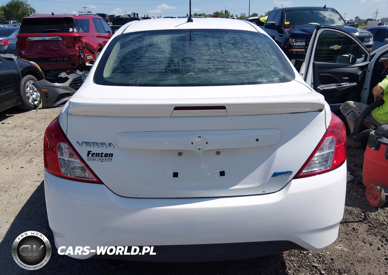 2015 Nissan Versa 1.6 S+ VIN:3N1CN7AP9FL923868 - 16