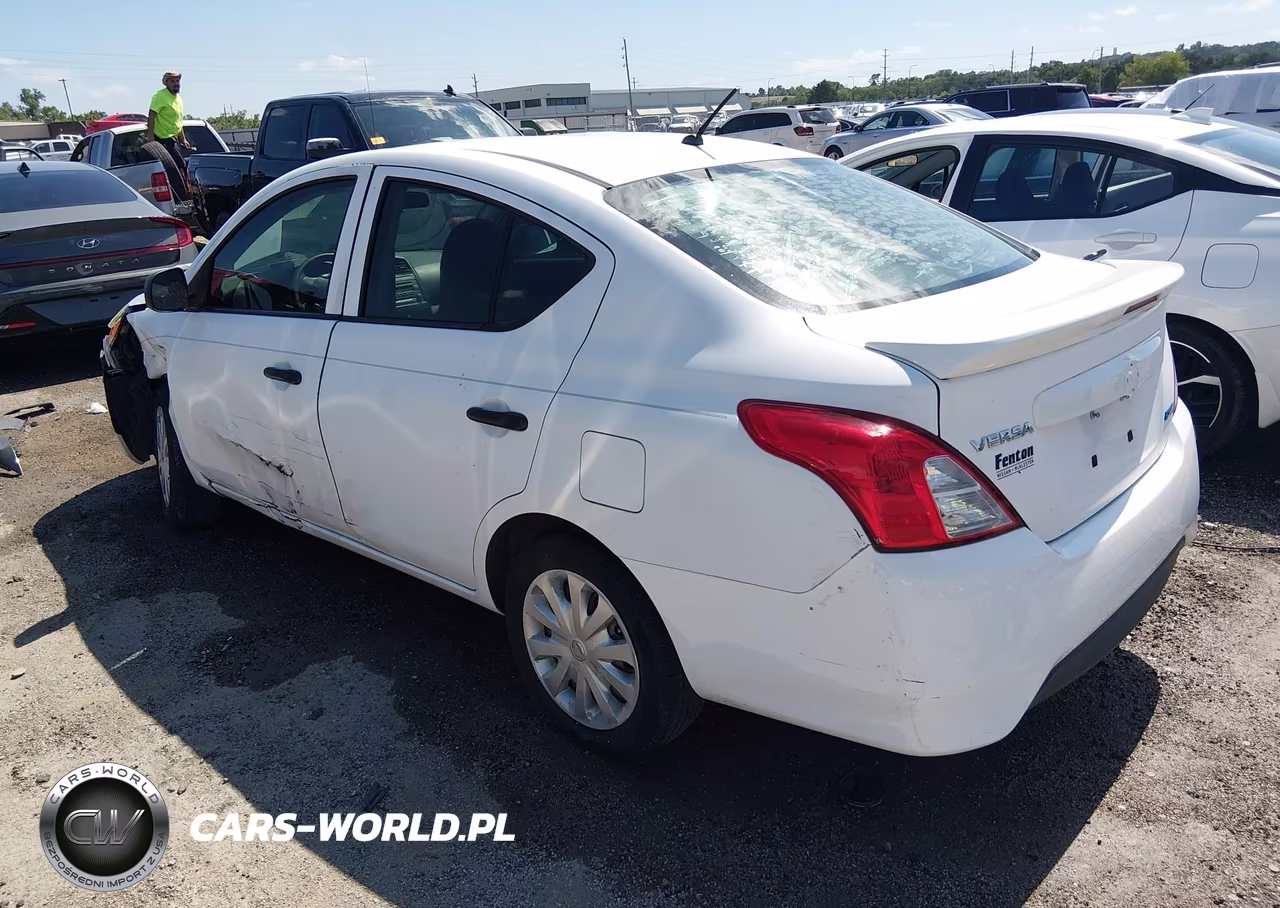 2015 Nissan Versa 1.6 S+ VIN:3N1CN7AP9FL923868 - 3