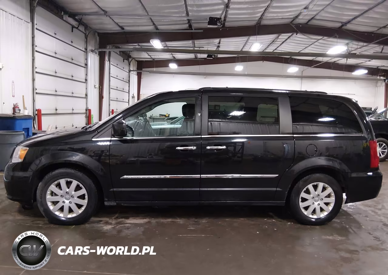 2015 Chrysler Town & Country Touring VIN:2C4RC1BG6FR562689 - 14
