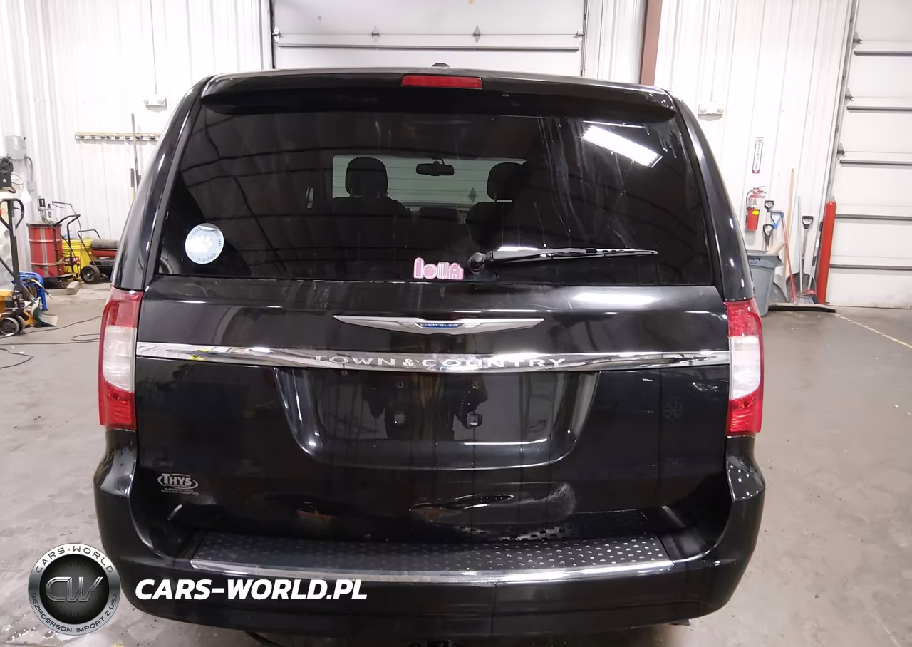 2015 Chrysler Town & Country Touring VIN:2C4RC1BG6FR562689 - 16