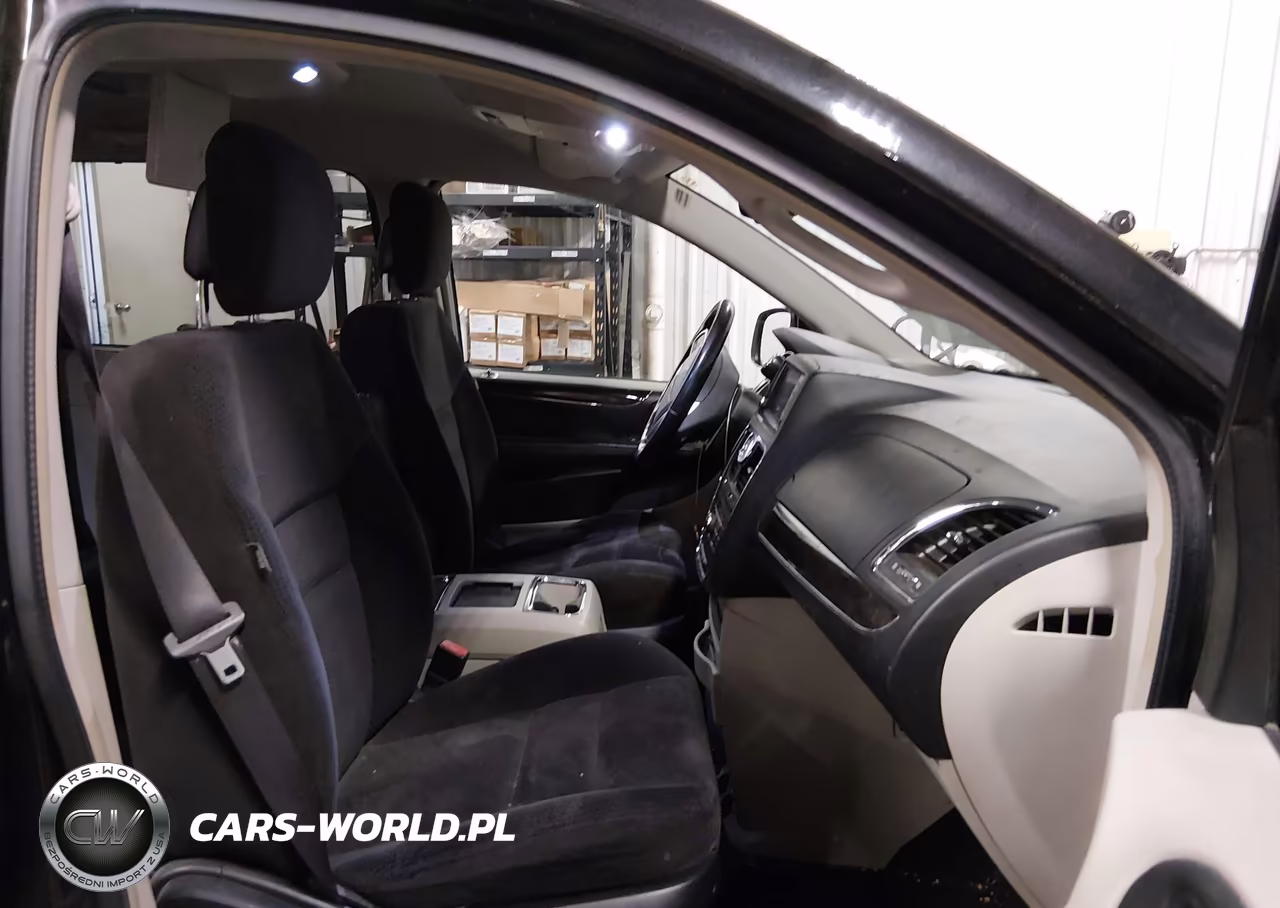 2015 Chrysler Town & Country Touring VIN:2C4RC1BG6FR562689 - 5