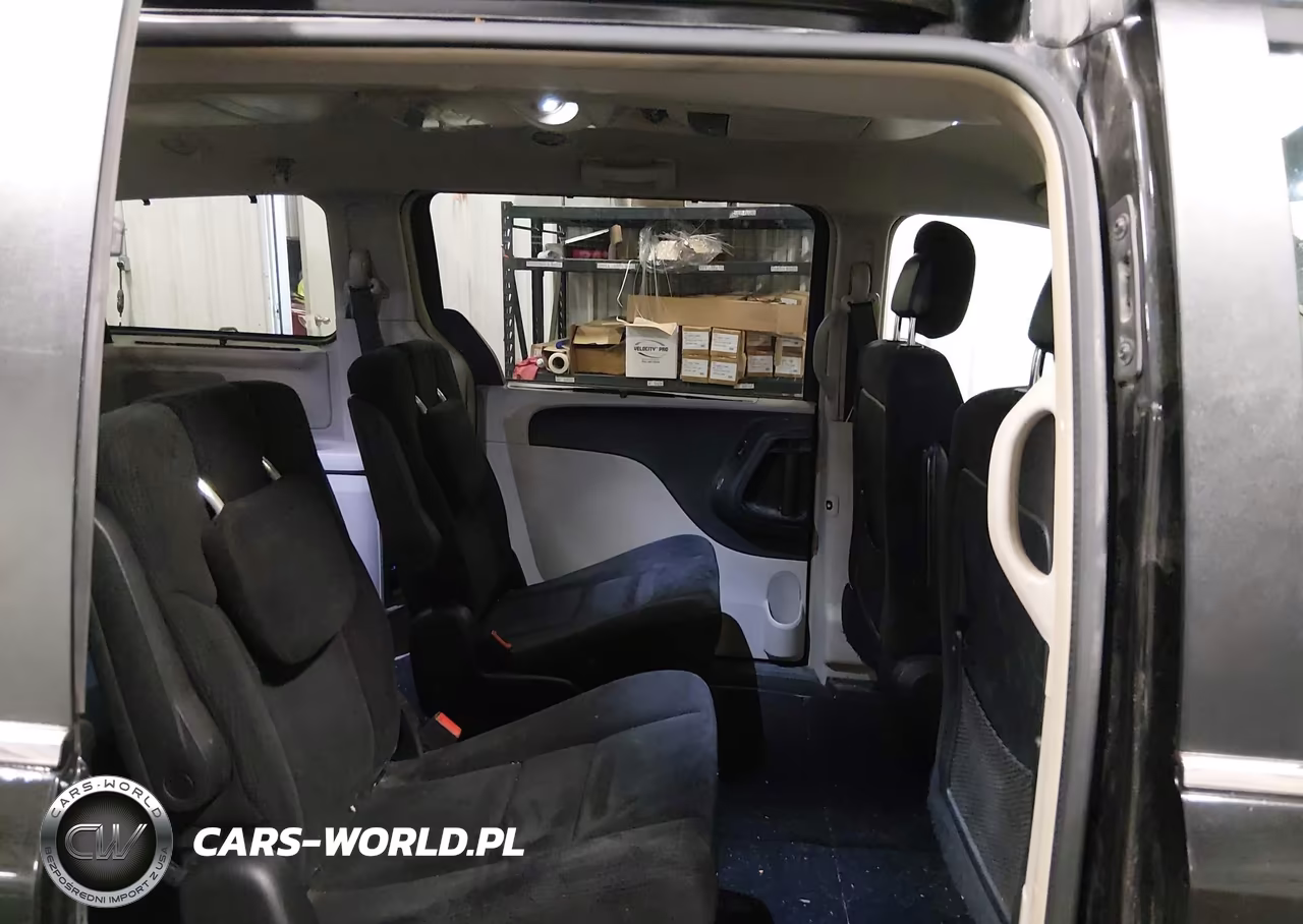 2015 Chrysler Town & Country Touring VIN:2C4RC1BG6FR562689 - 8