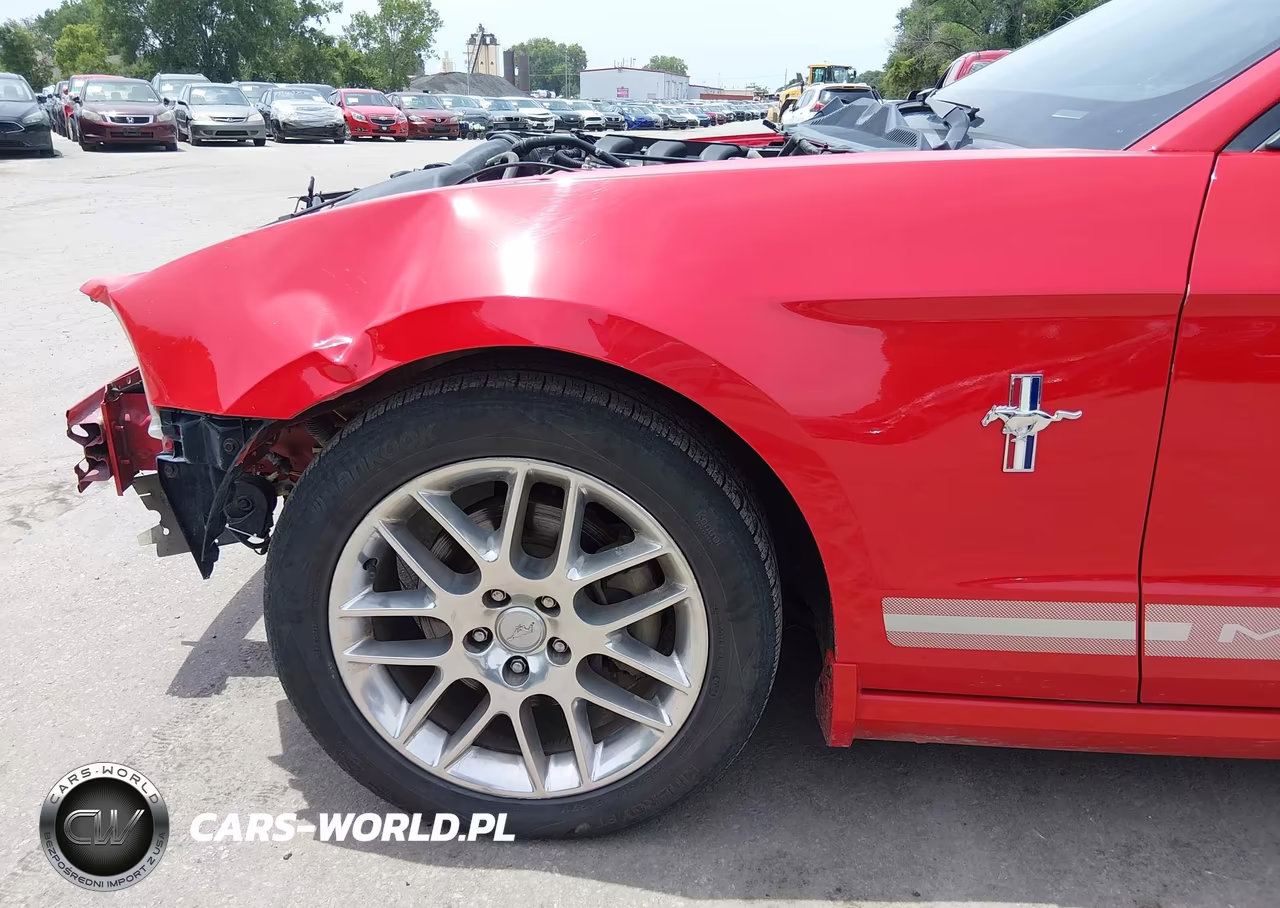 2013 Ford Mustang V6 Premium VIN:1ZVBP8AM1D5259347 - 18