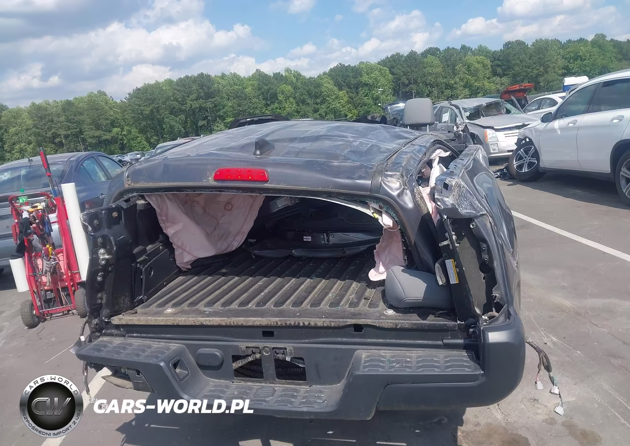 2018 Toyota Tacoma Sr VIN:5TFRX5GN0JX117202 - 16