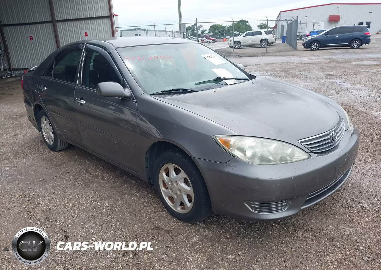 2005 Toyota Camry Le – zdjęcie 1 z 11