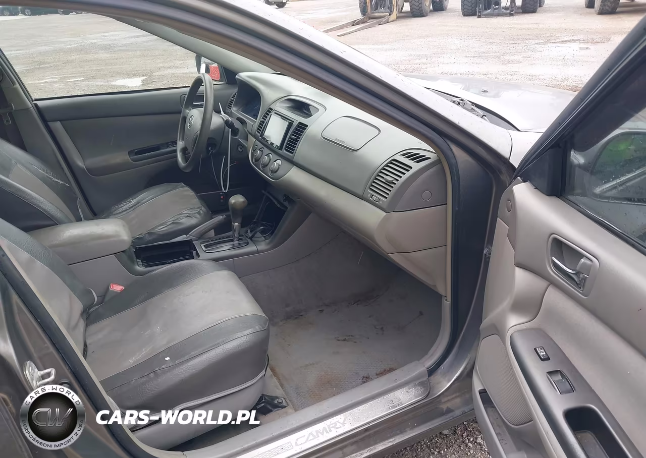 2005 Toyota Camry Le VIN:4T1BE32K75U988125 - 5