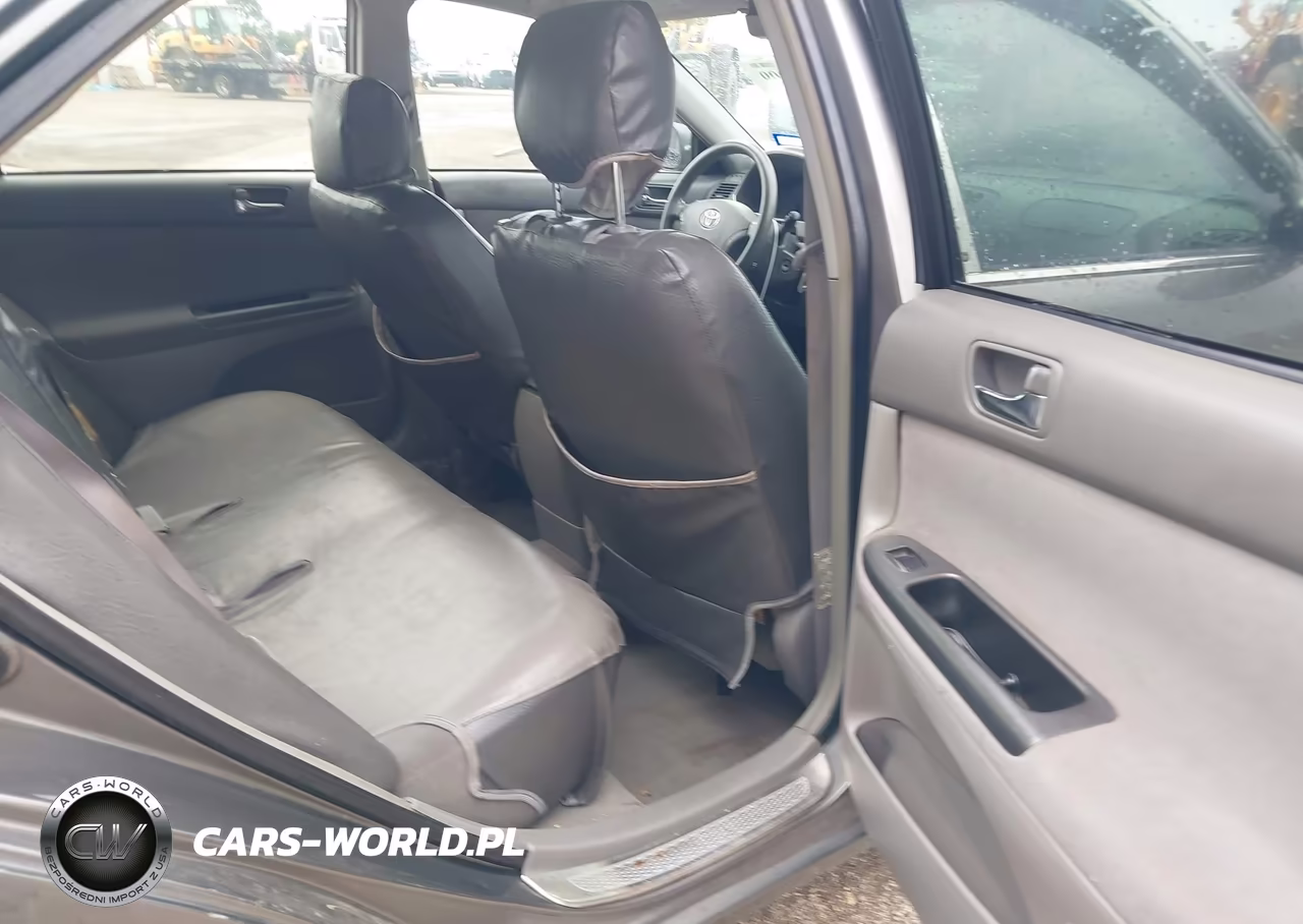 2005 Toyota Camry Le VIN:4T1BE32K75U988125 - 8