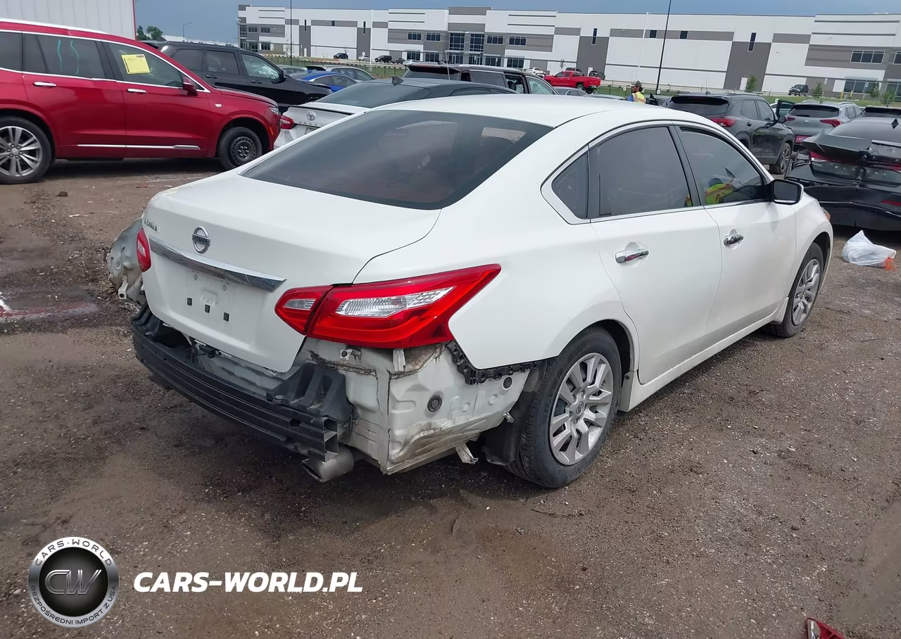 2017 Nissan Altima 2.5 S VIN:1N4AL3AP4HN338742 - 4