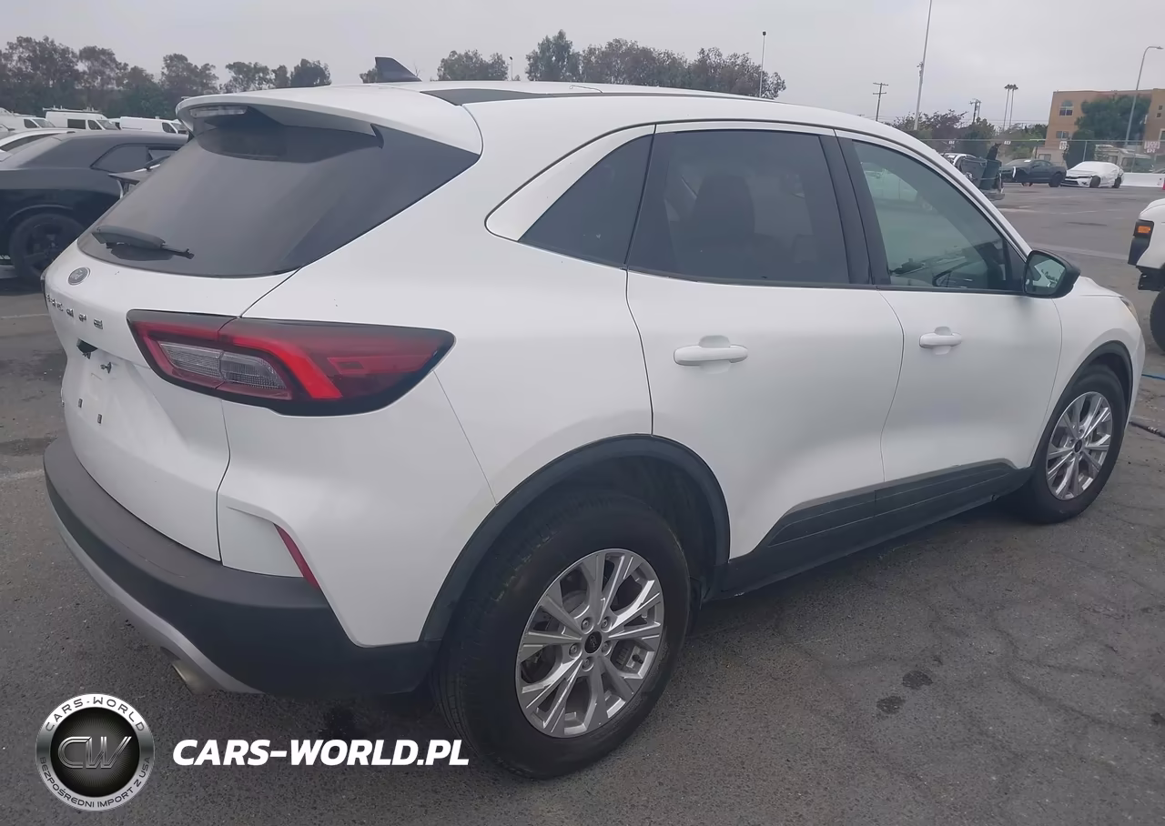 2023 Ford Escape Active VIN:1FMCU0GN3PUB14236 - 4