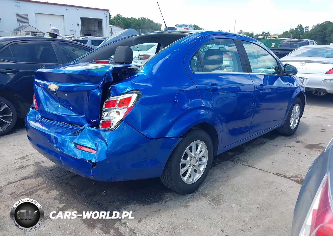 2020 Chevrolet Sonic Fwd Lt VIN:1G1JD5SB9L4100740 - 4