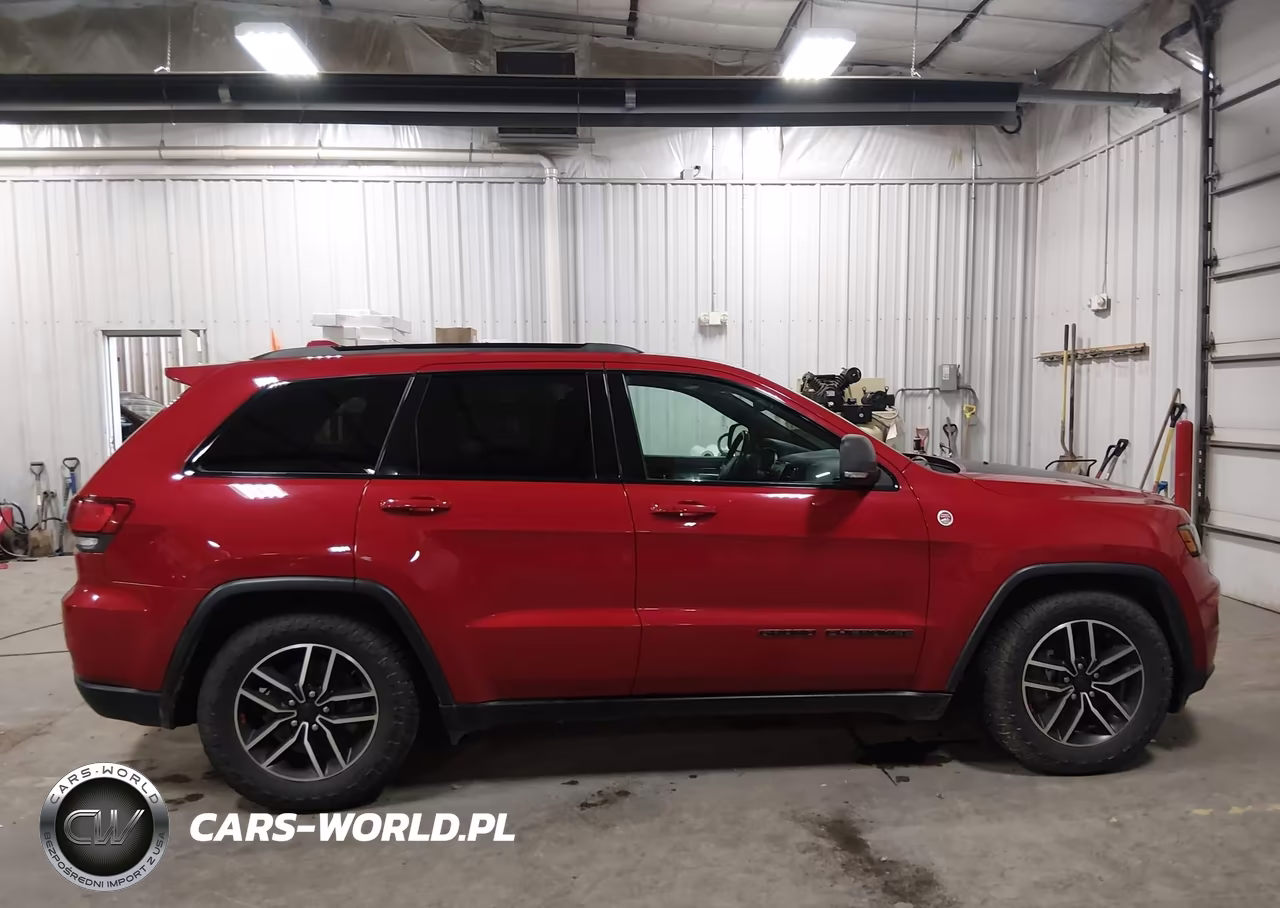 2020 Jeep Grand Cherokee Trailhawk 4X4 VIN:1C4RJFLG5LC208989 - 13